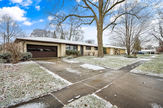 view of front facade with a garage