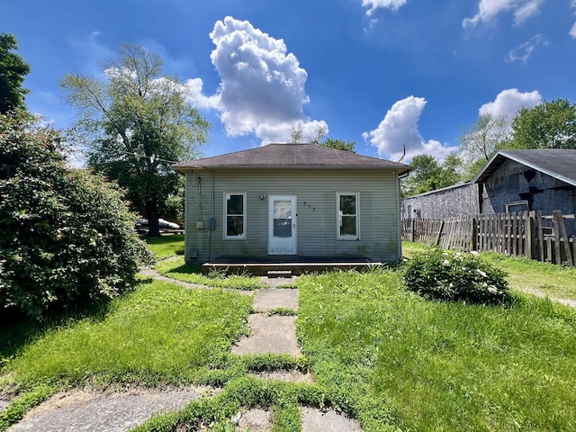 503 W Oliver St, Mansfield, IL 61854 - photo 2
