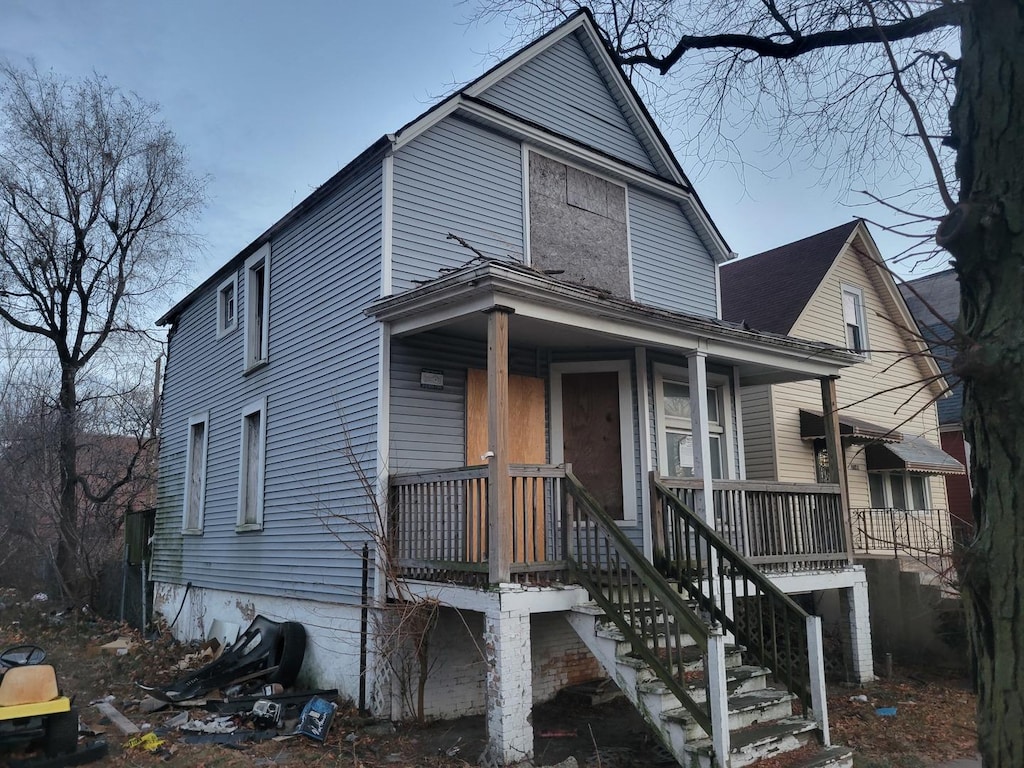 view of front facade with a porch