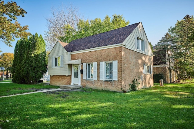 view of front of house with a front yard