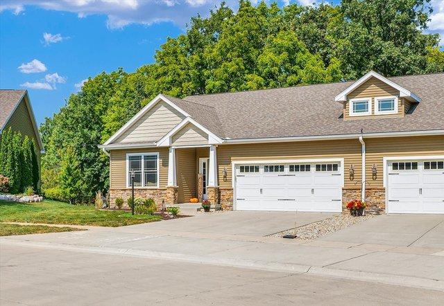 craftsman house featuring a garage