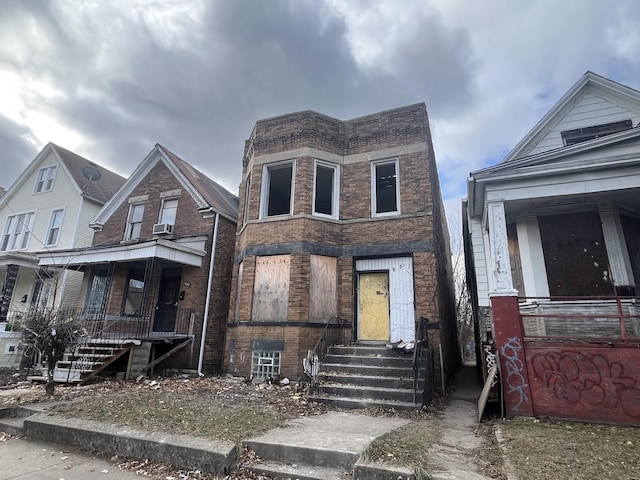 view of front of house featuring a porch