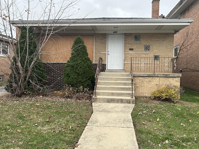 415 Yates Ave, Calumet City, IL 60409 - view of front of property featuring a front yard