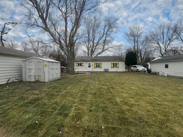 view of yard with a shed