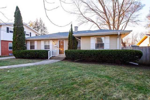 view of front of home featuring a front lawn