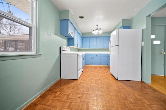 washroom with a notable chandelier and light parquet flooring