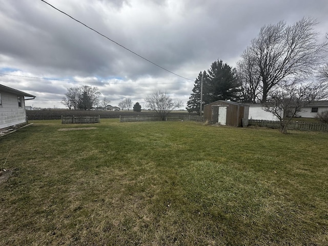 665 W Blue St, Sheldon, IL 60966 - view of yard with a shed