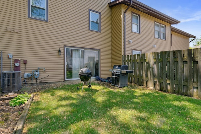 328 Ottawa Dr, Bolingbrook, IL 60440 - back of house featuring central AC