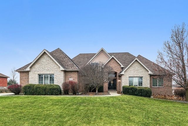 view of front of house featuring a front yard