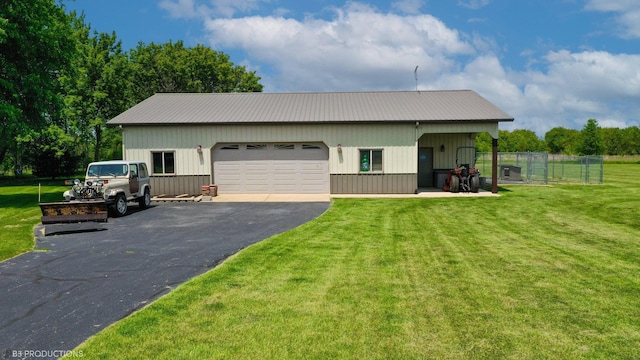 view of front of home featuring a front yard