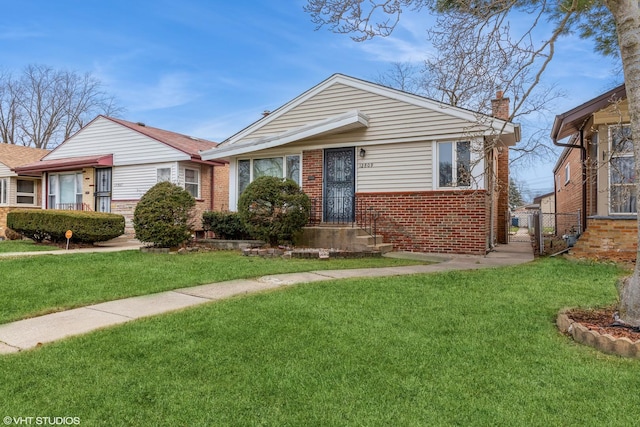 view of front of property with a front lawn