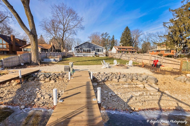 view of yard featuring a fire pit