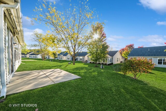 view of yard with a patio area