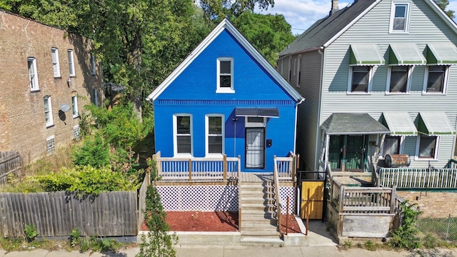 view of front of home with covered porch