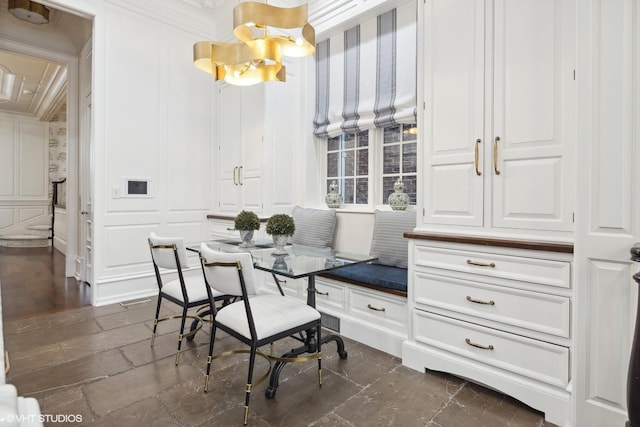 dining room featuring breakfast area