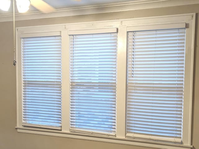 room details with ornamental molding