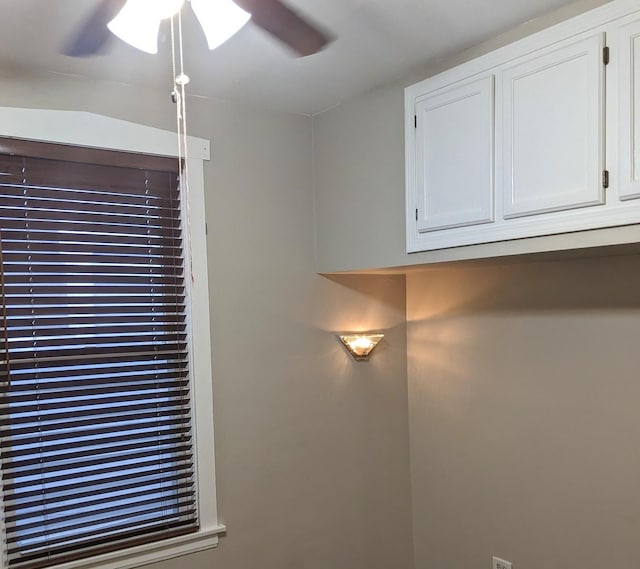 room details with ceiling fan