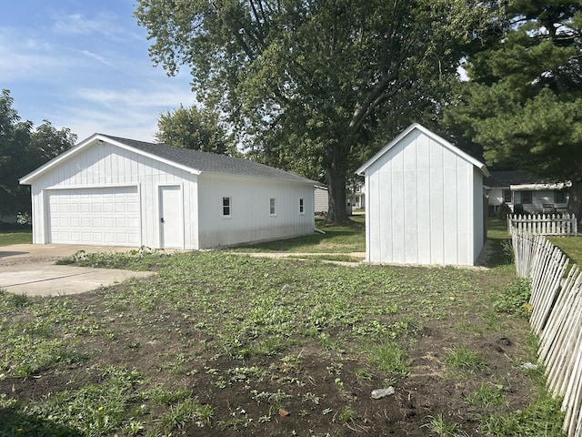 exterior space featuring an outbuilding