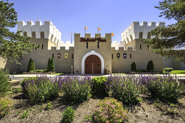 view of front facade