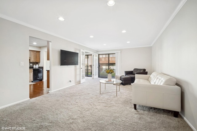 carpeted living room featuring crown molding