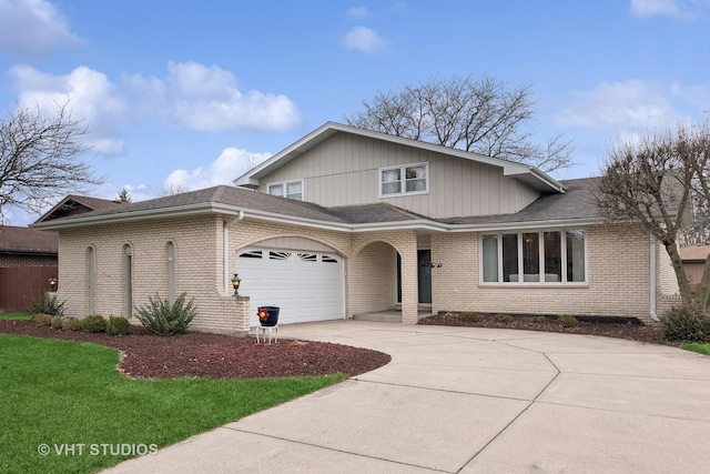 view of front facade with a garage