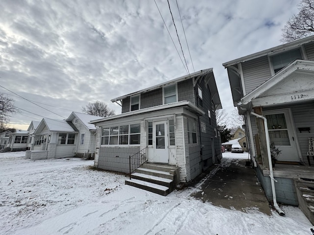 view of front of property