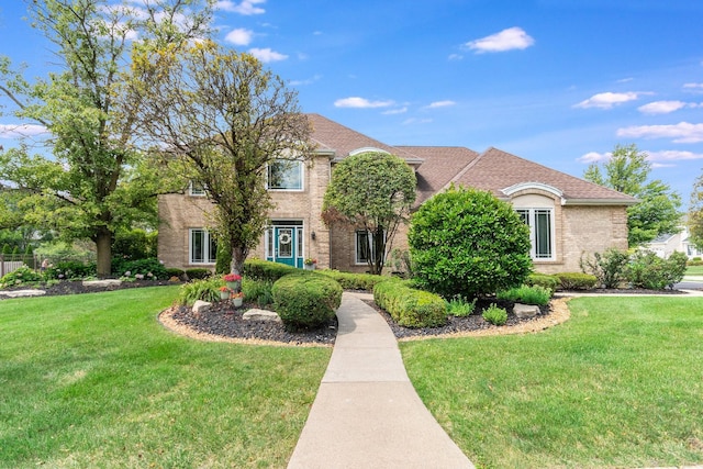 view of front of house featuring a front lawn