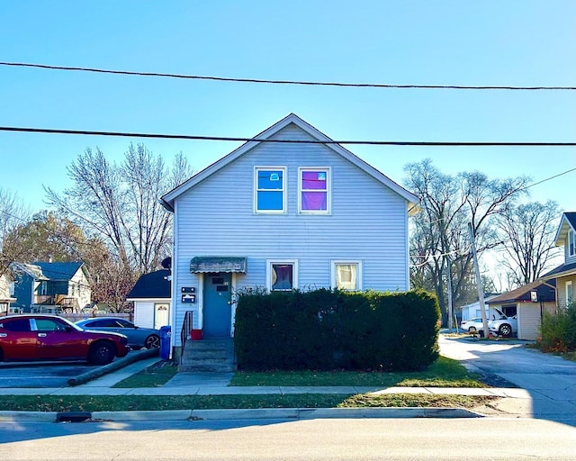 view of front property