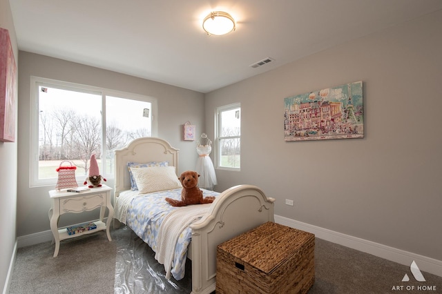 view of carpeted bedroom