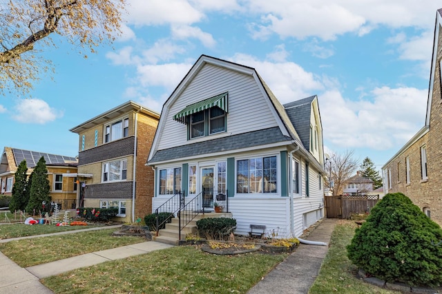 view of front facade featuring a front yard