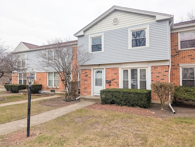 view of front of house featuring a front yard