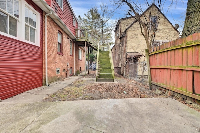 view of yard with a patio area