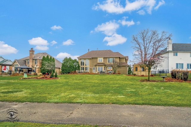 view of front of house featuring a front yard