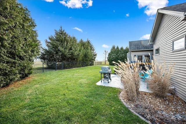 view of yard with a patio