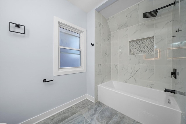 bathroom with tiled shower / bath