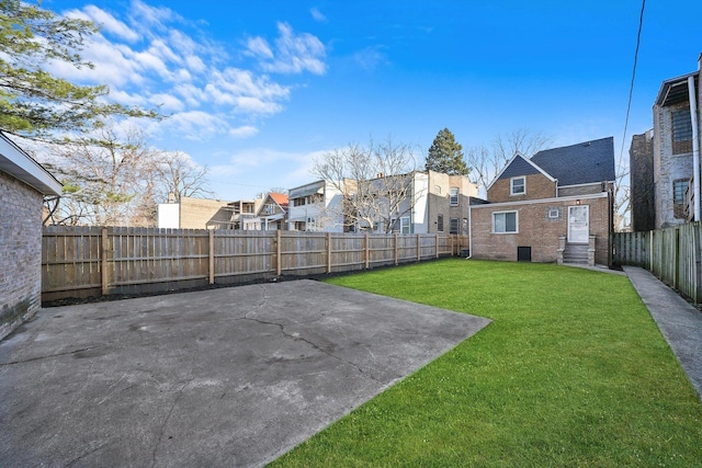 view of yard featuring a patio