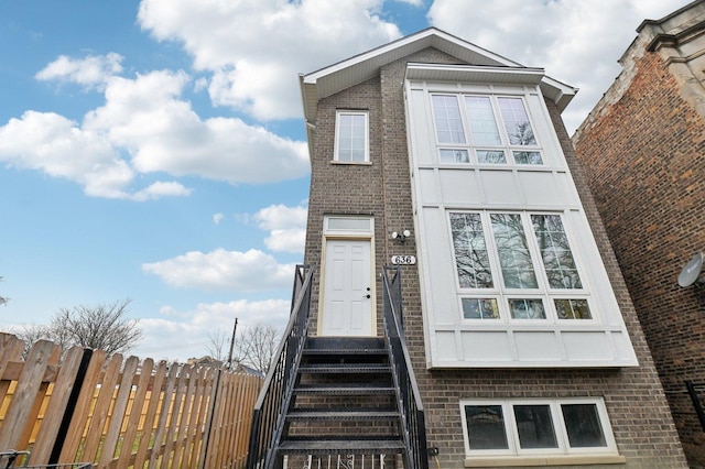 view of front of property