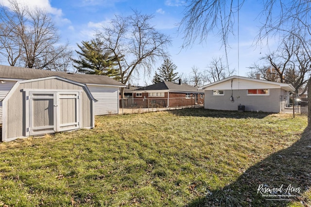 view of yard with a shed