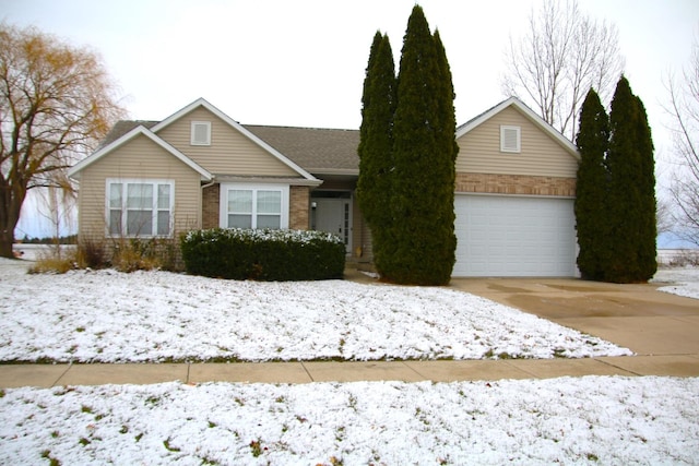 view of front facade featuring a garage