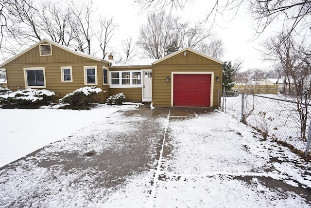 view of front facade featuring a garage