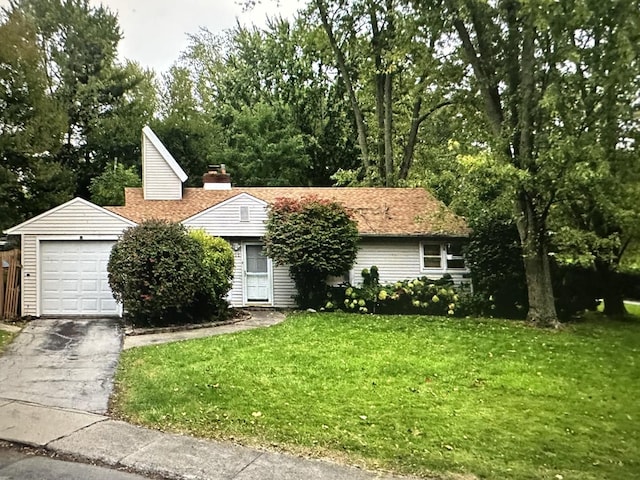 single story home with a front yard