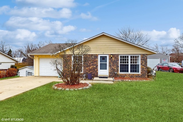 single story home featuring a front yard