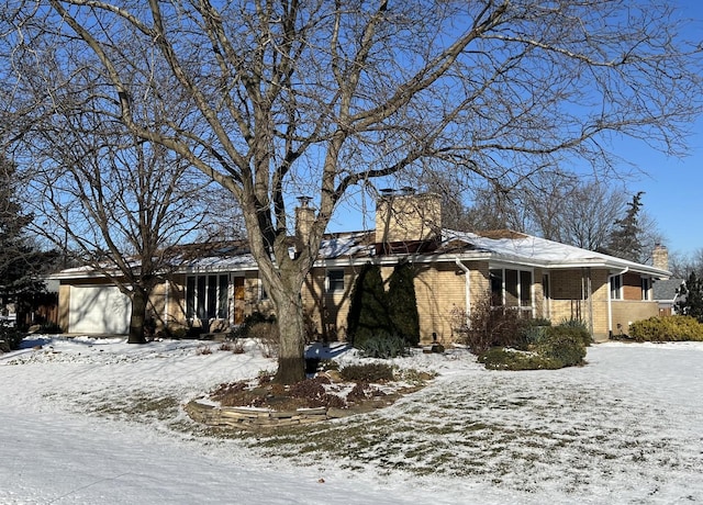 view of front facade featuring a garage