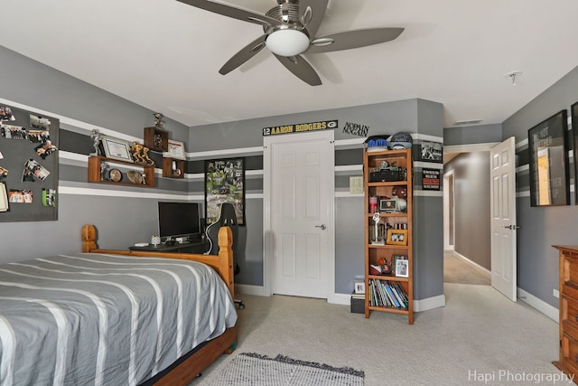 bedroom with ceiling fan