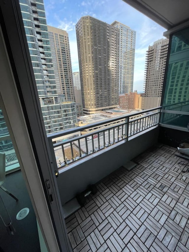 505 N Mcclurg Ct Unit 1101, Chicago, IL 60611 - balcony with a city view