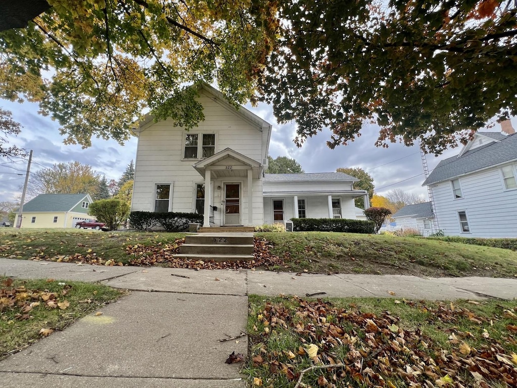 view of front of property