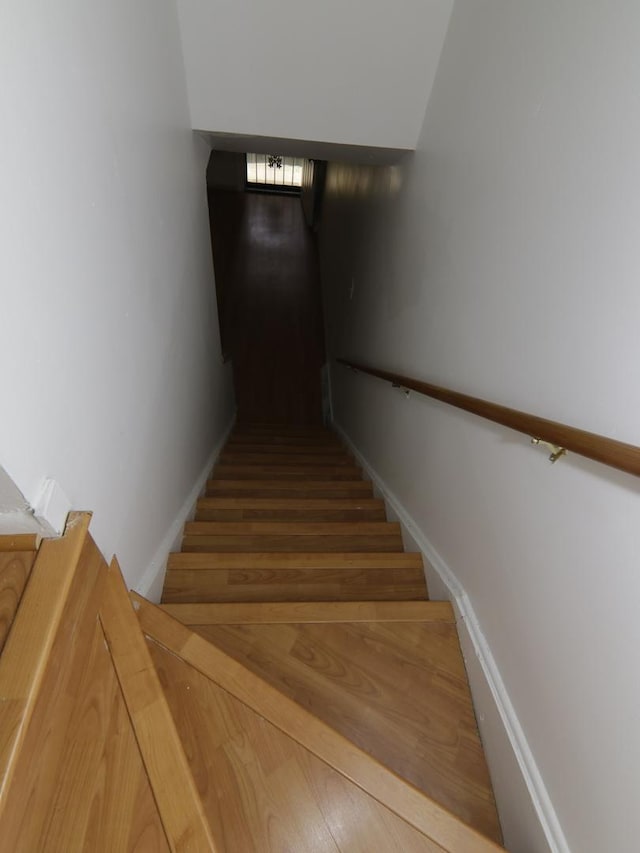 7251 S Ridgeland Ave Unit E, Chicago, IL 60649 - view of stairs