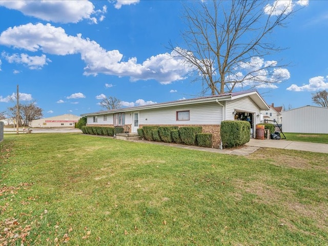 view of front of house with a front yard