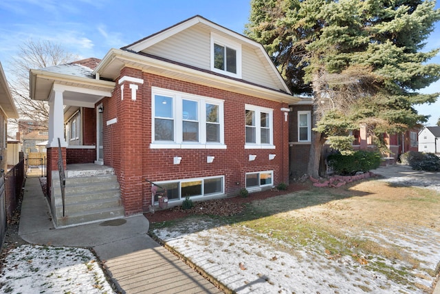 view of front of home with a front lawn