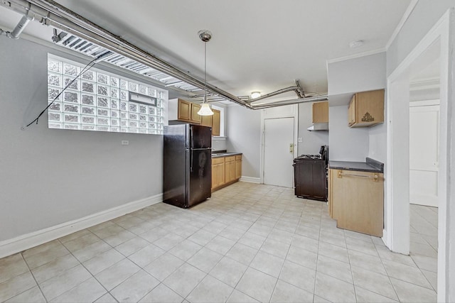 kitchen with decorative light fixtures, crown molding, and black appliances